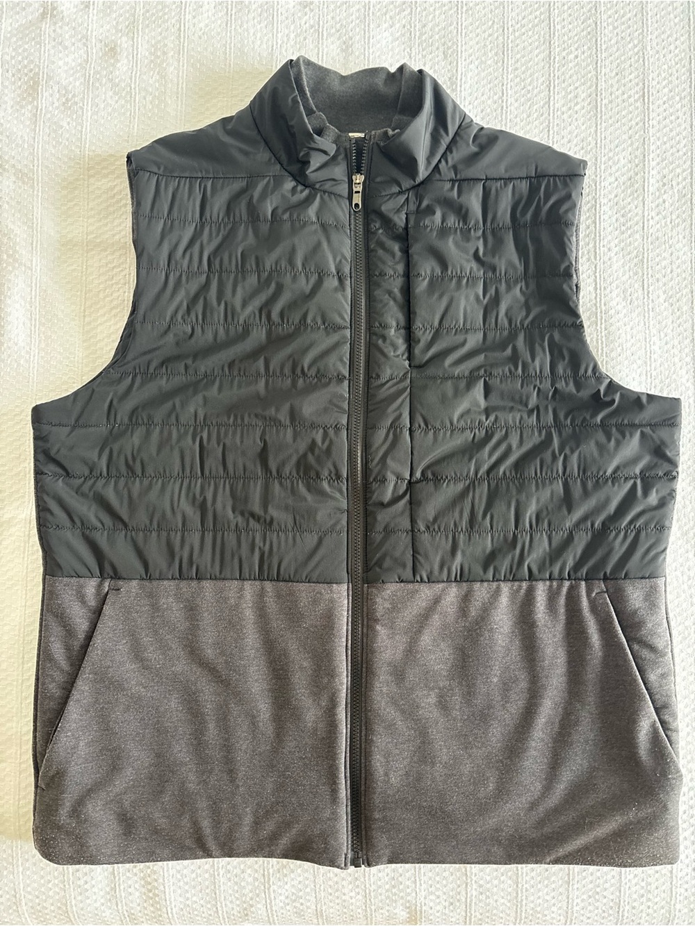 lululemon athletica Men's Two-Tone Black & Dark Gray Quilted Vest